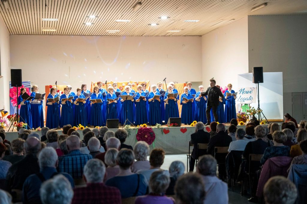 Dzień Kobiet w UTW: koncert i kabaret, zdjęcie 2