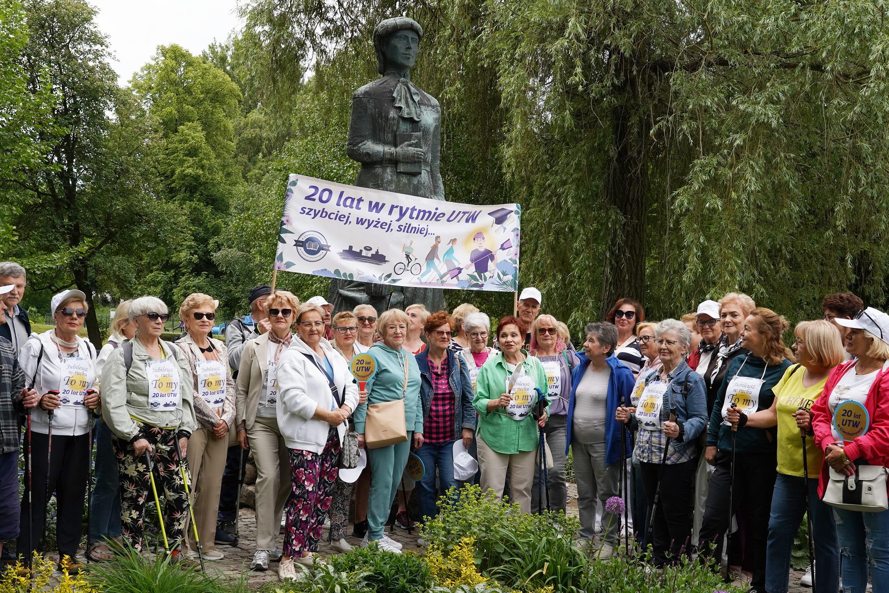 Relacja: Jubileuszowy marsz Nordic Walking i spacer