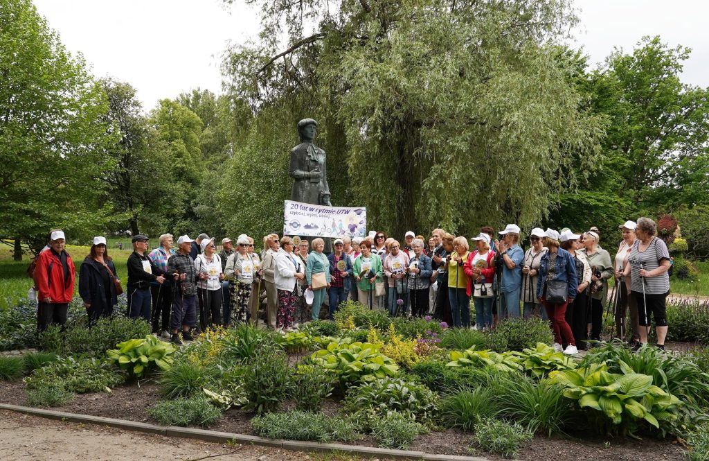 Jubileuszowy marsz Nordic Walking i spacer, zdjęcie 1