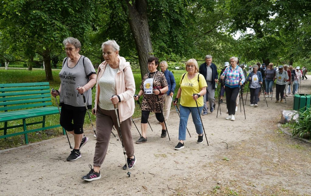 Jubileuszowy marsz Nordic Walking i spacer, zdjęcie 4